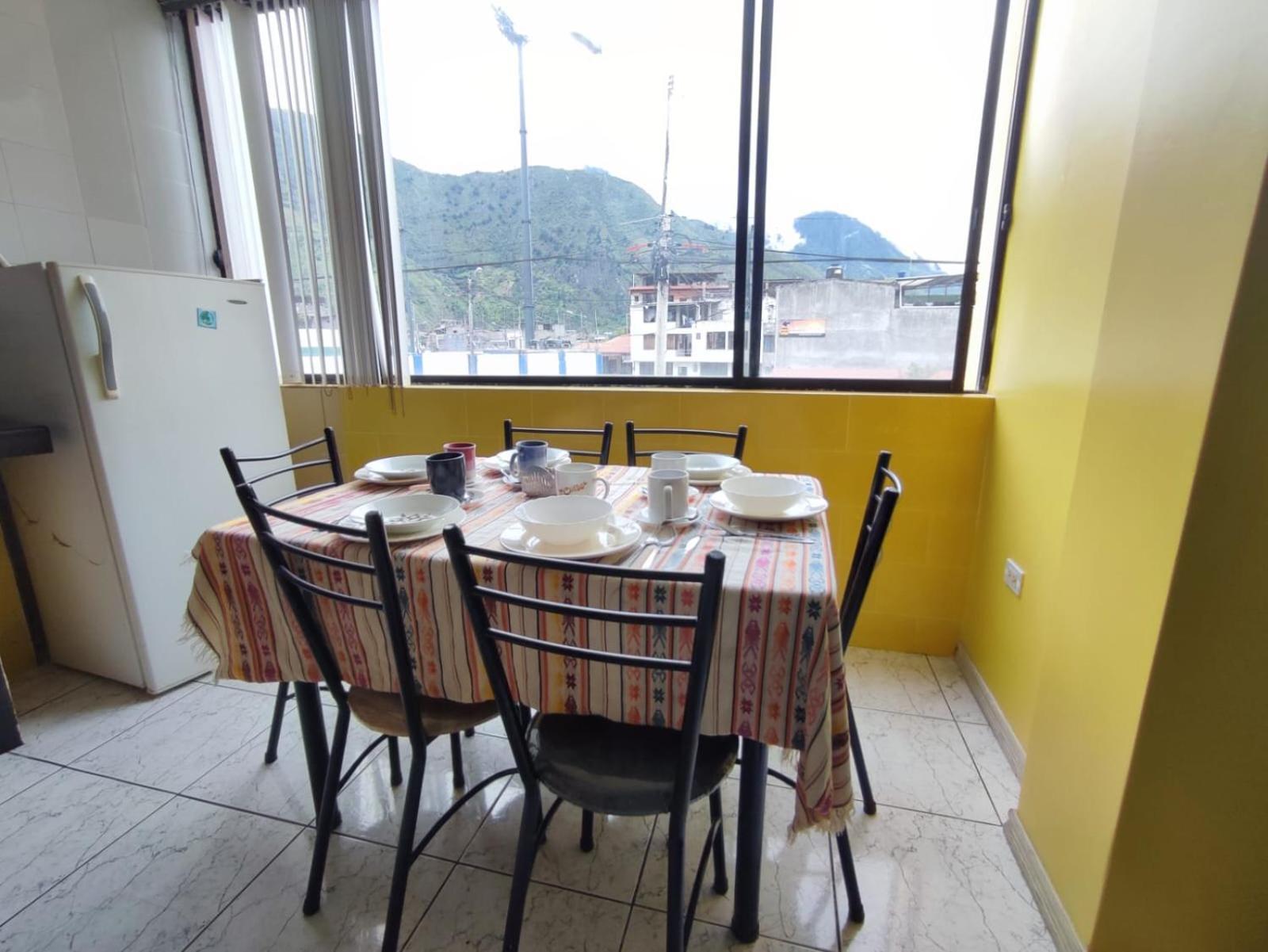 Mayra'S Apartments And Spanish School Baños Buitenkant foto