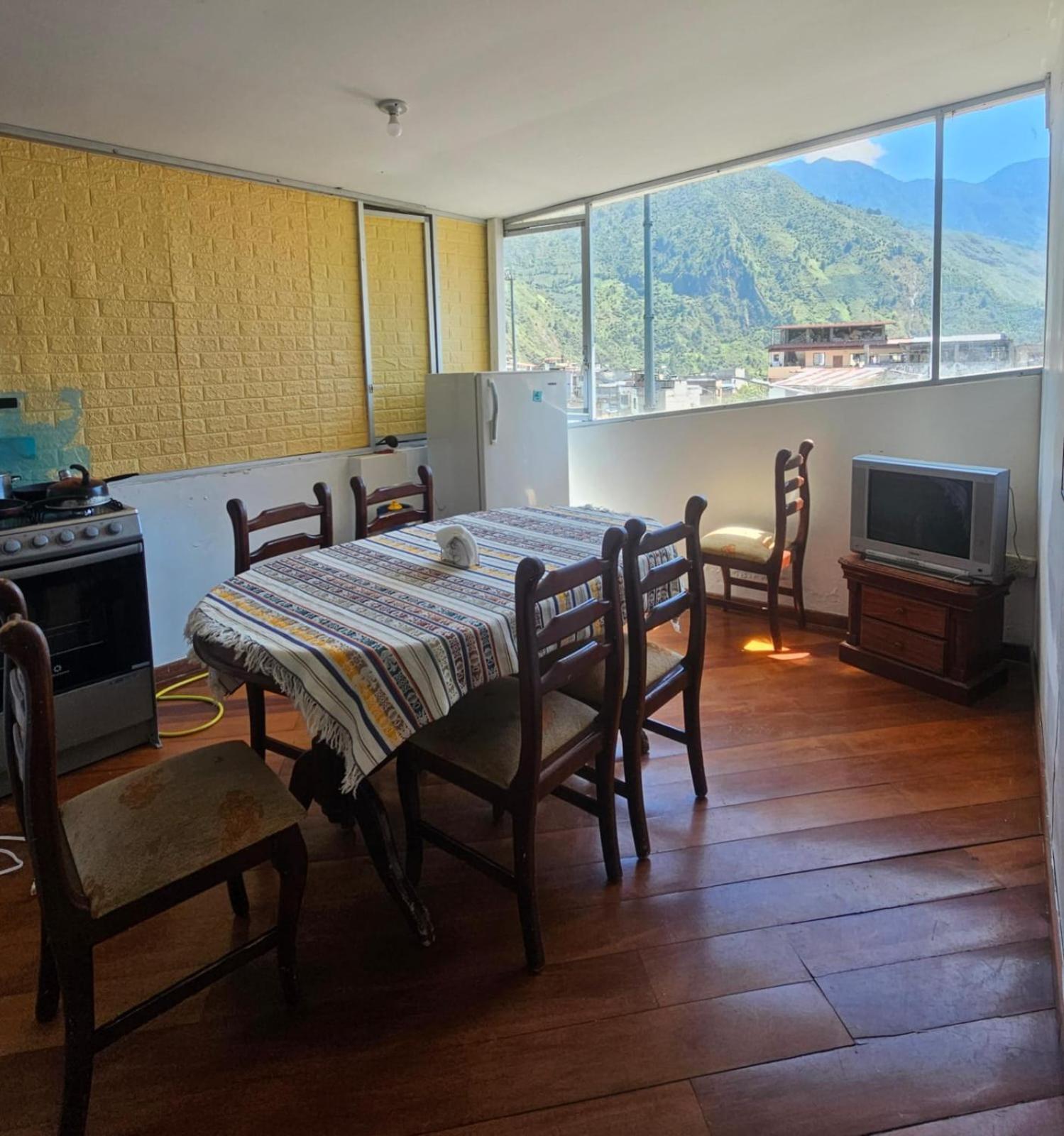 Mayra'S Apartments And Spanish School Baños Buitenkant foto