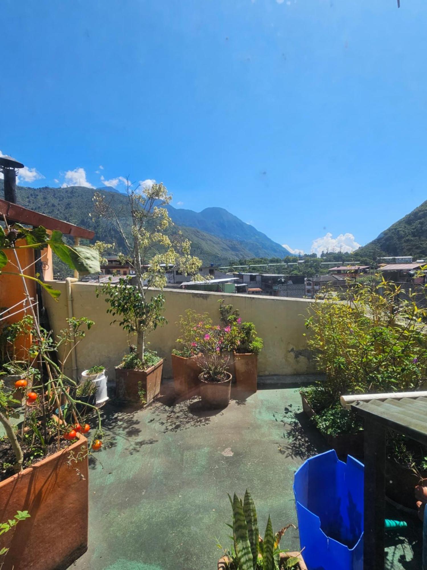 Mayra'S Apartments And Spanish School Baños Buitenkant foto
